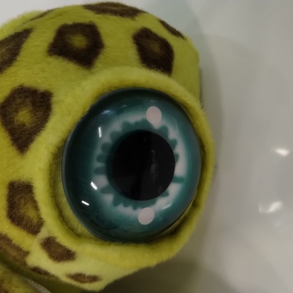 Plush Blue Eyed Baby Sea Turtle Yellow & Brown Spots - Picture 11 of 13
